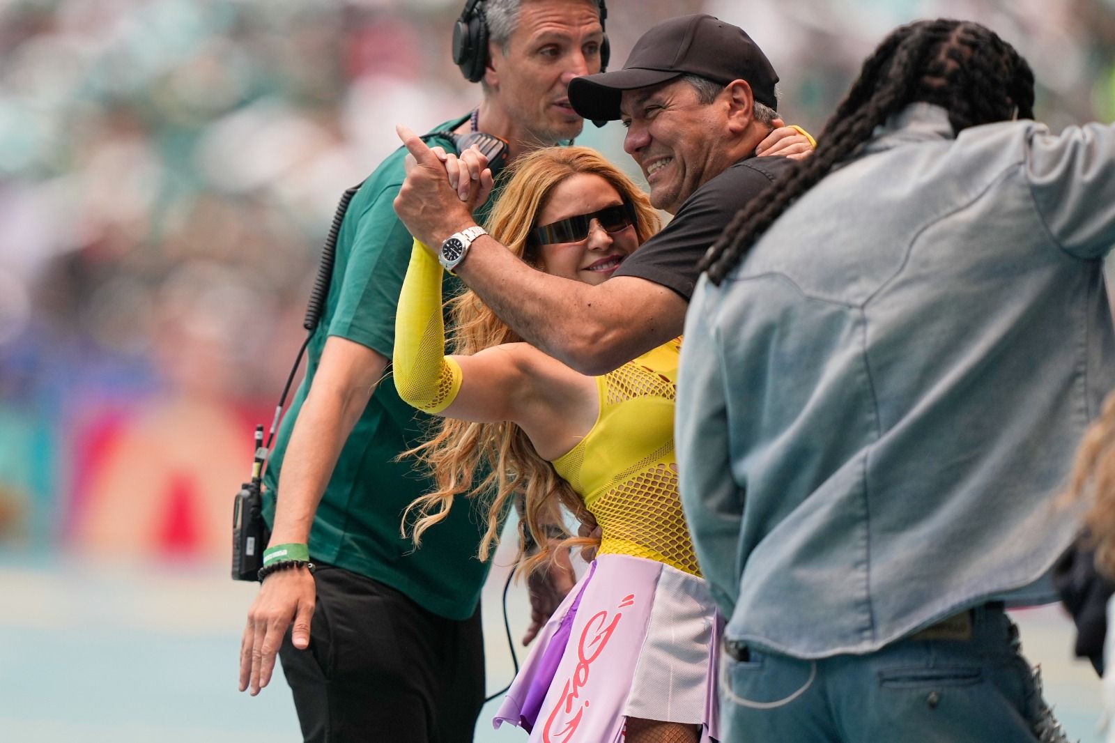Shakira-Baila-Con-su-Hermano-Inauguración-Mundial-2026