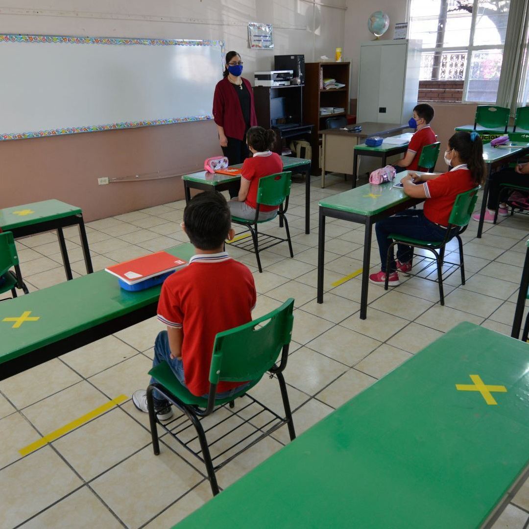 Niños en Salón de Clases. Suspensión de Clases por Segundo Partido de México en el Mundial 2026