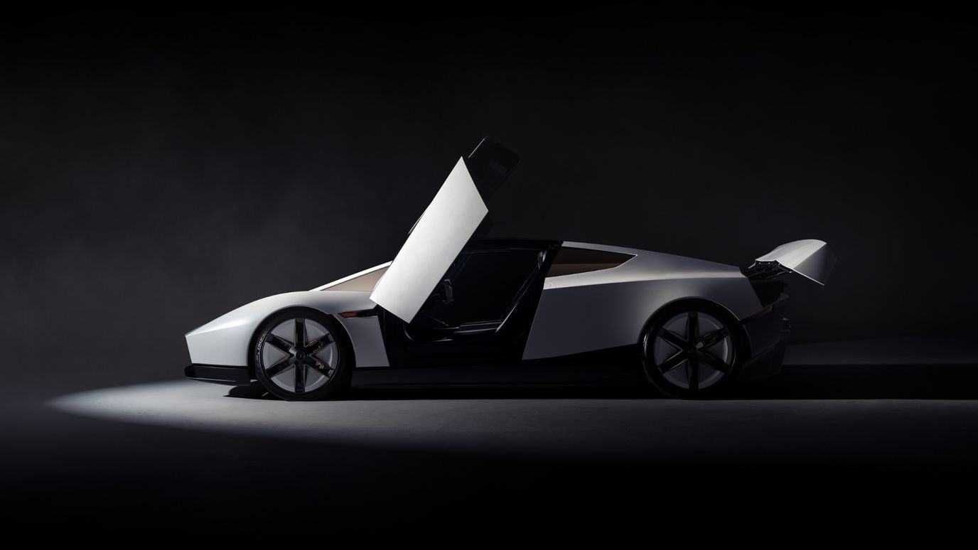 Tesla Presenta su Nuevo Auto Volador; Realiza Maniobras Aéreas con Tecnología de Cohete