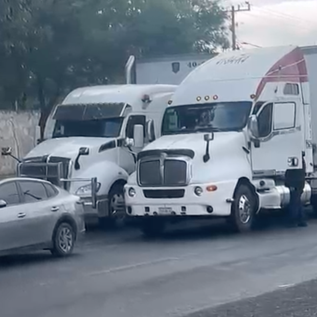 Transportistas de Querétaro se Unen de Manera Pacífica al Paro Nacional
