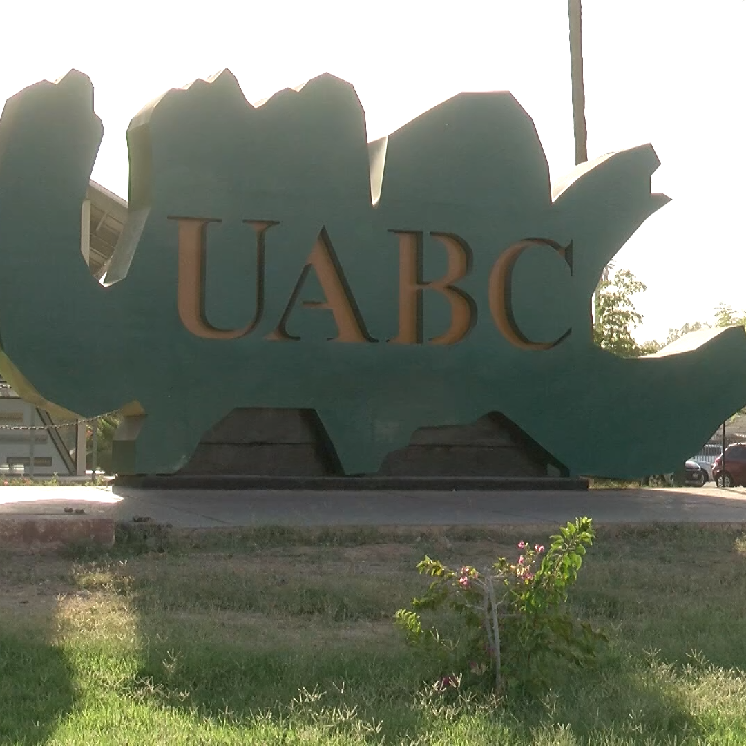 Logo de la UABC