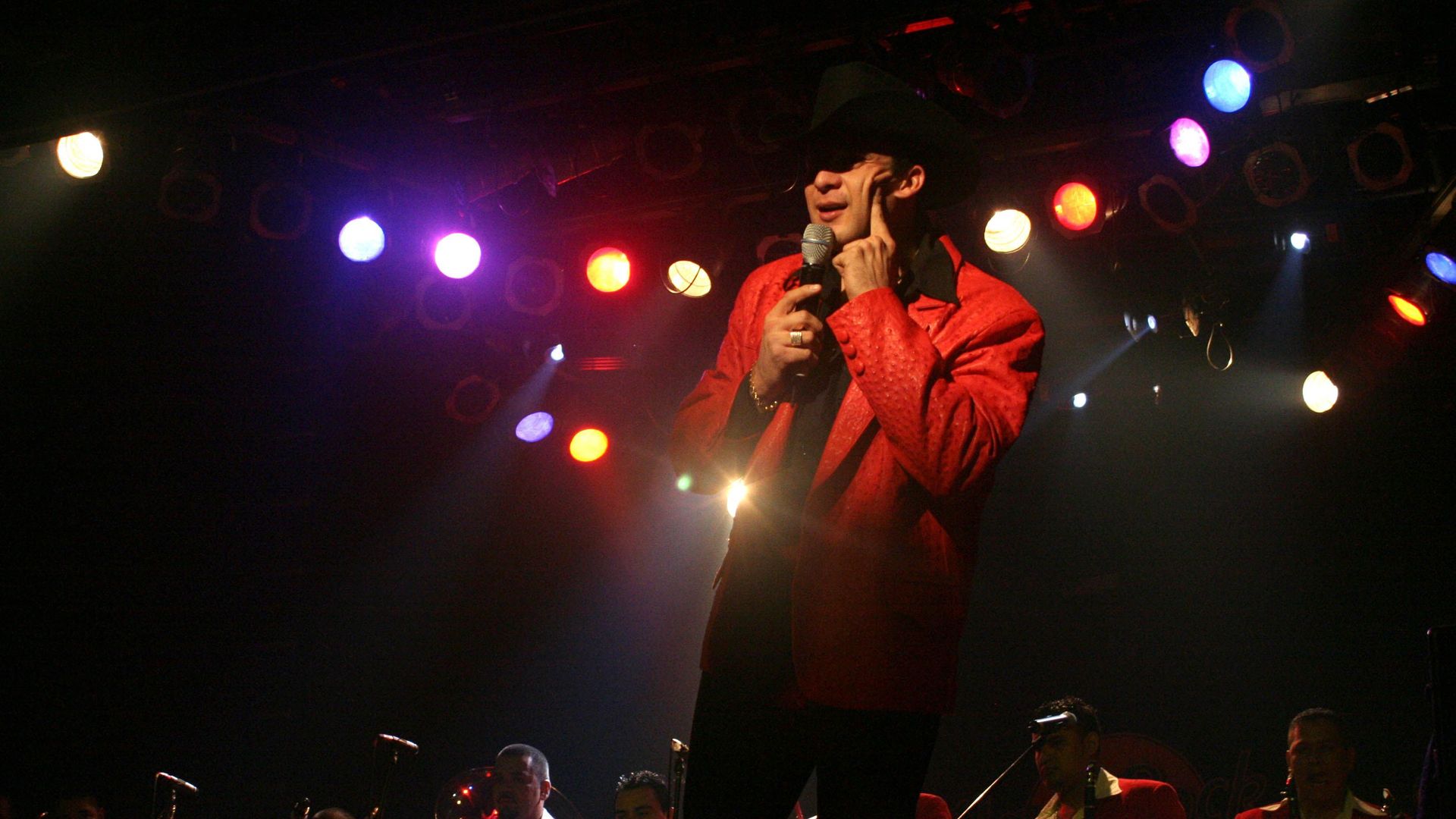 Valentin-Elizalde-Holograma-Gallo-de-Oro-criticas