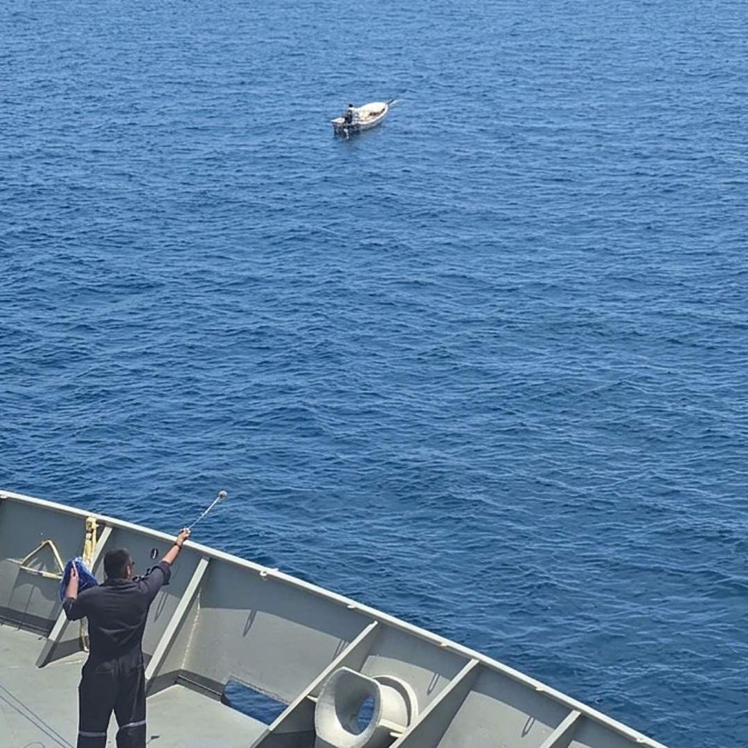 Rescate de persona en altamar en playas de Acapulco, Guerrero. Foto: Semar