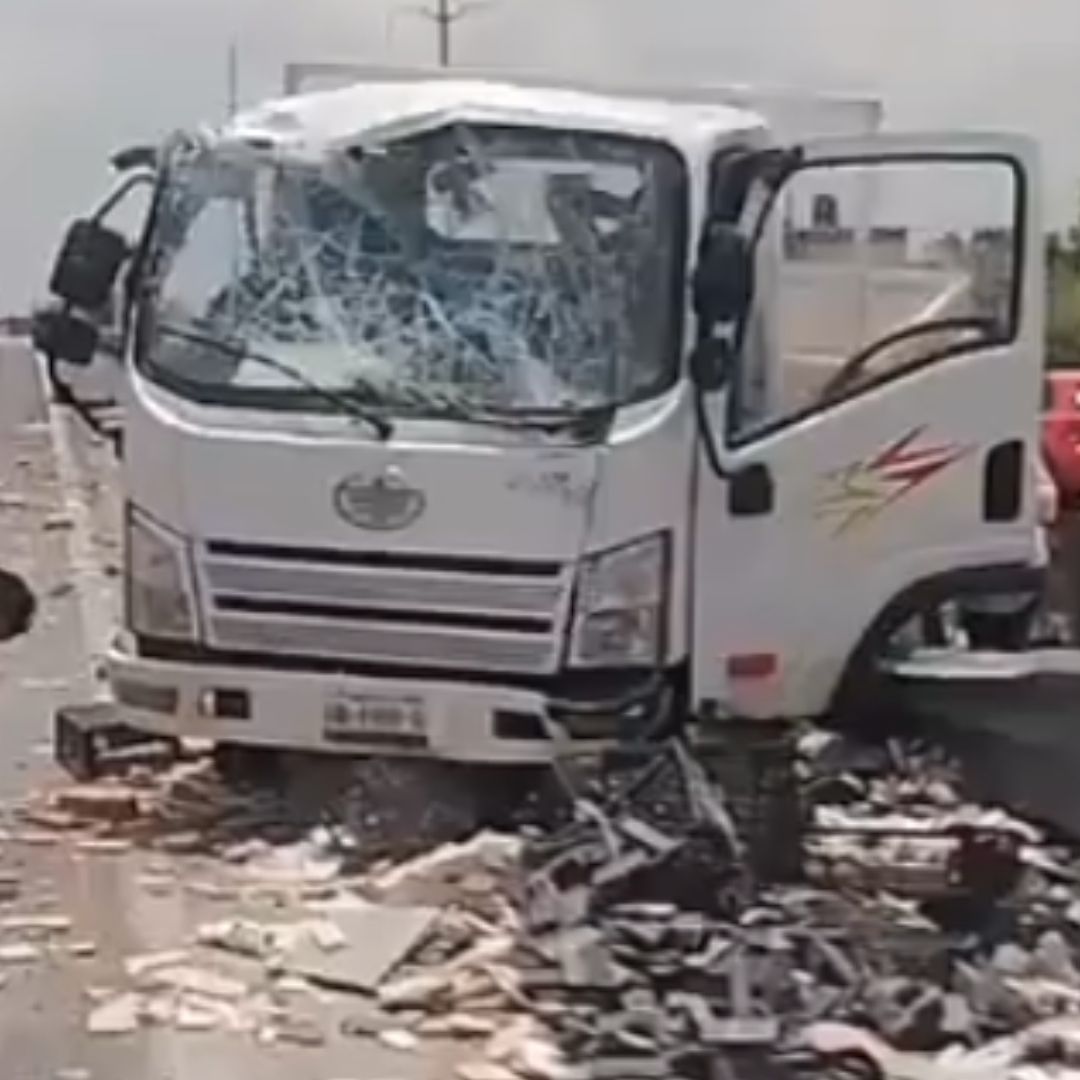 Accidente camioneta autopista México-Puebla.