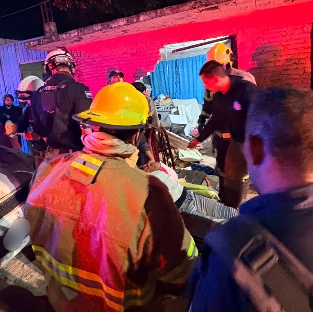 Mujer termina lesionada tras choque en Puebla.