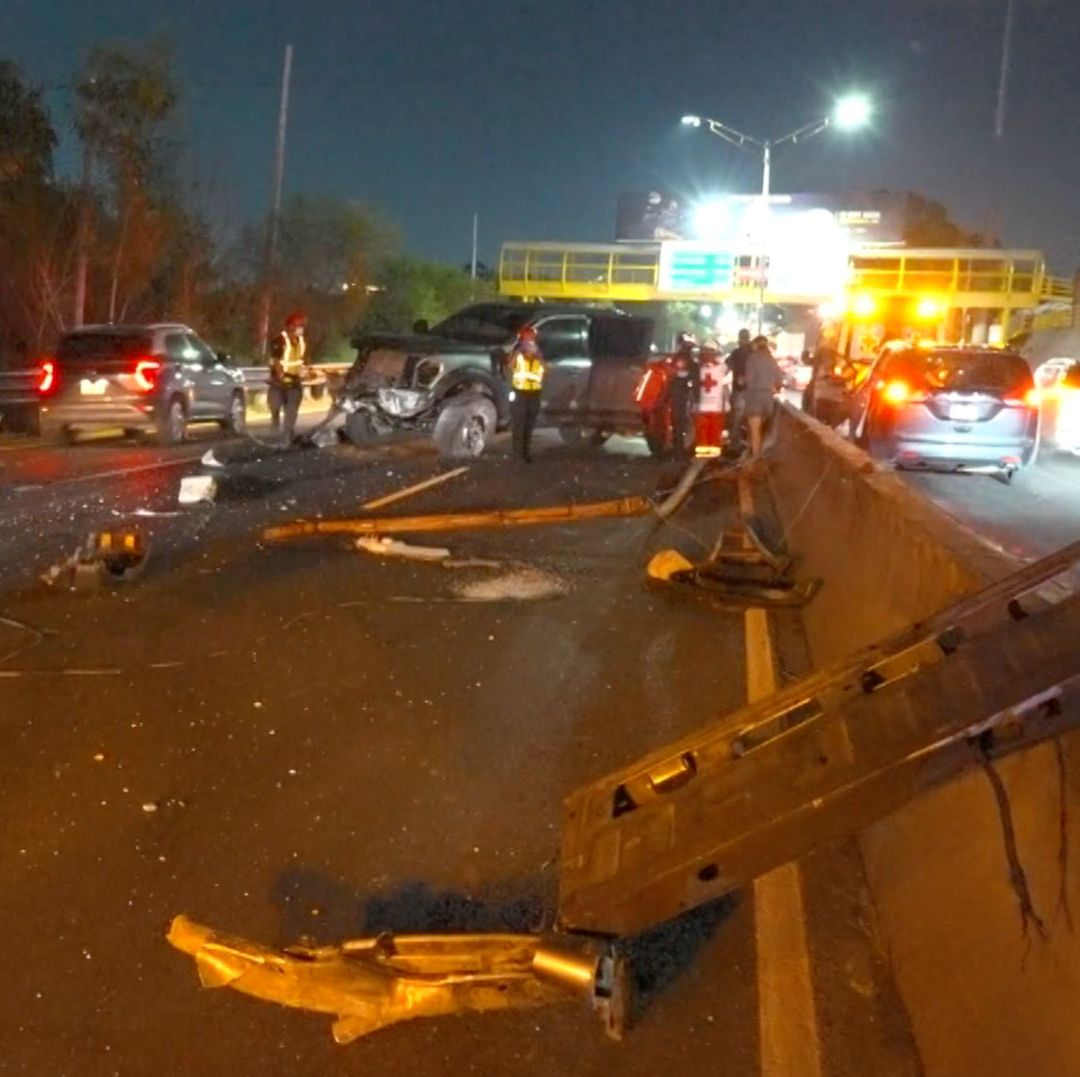 Choque múltiple en avenida Morones Prieto en Monterrey