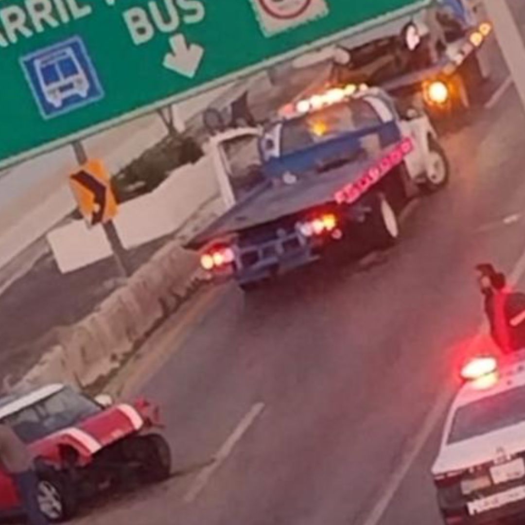 Accidente en Periférico Ecológico deja una mujer muerta en Puebla.