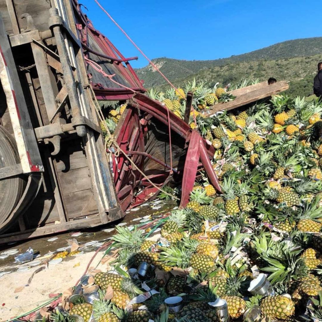 Volcadura de camiones en la Autopista Cuapiaxtla- Cuacnopalan.