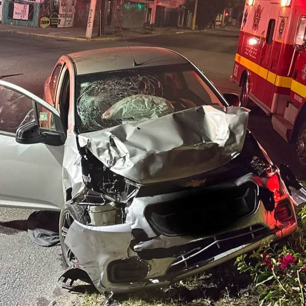 Accidente Choque Vehículos Dos Lesionados Avenida 14 Sur Colonia Anzures Puebla