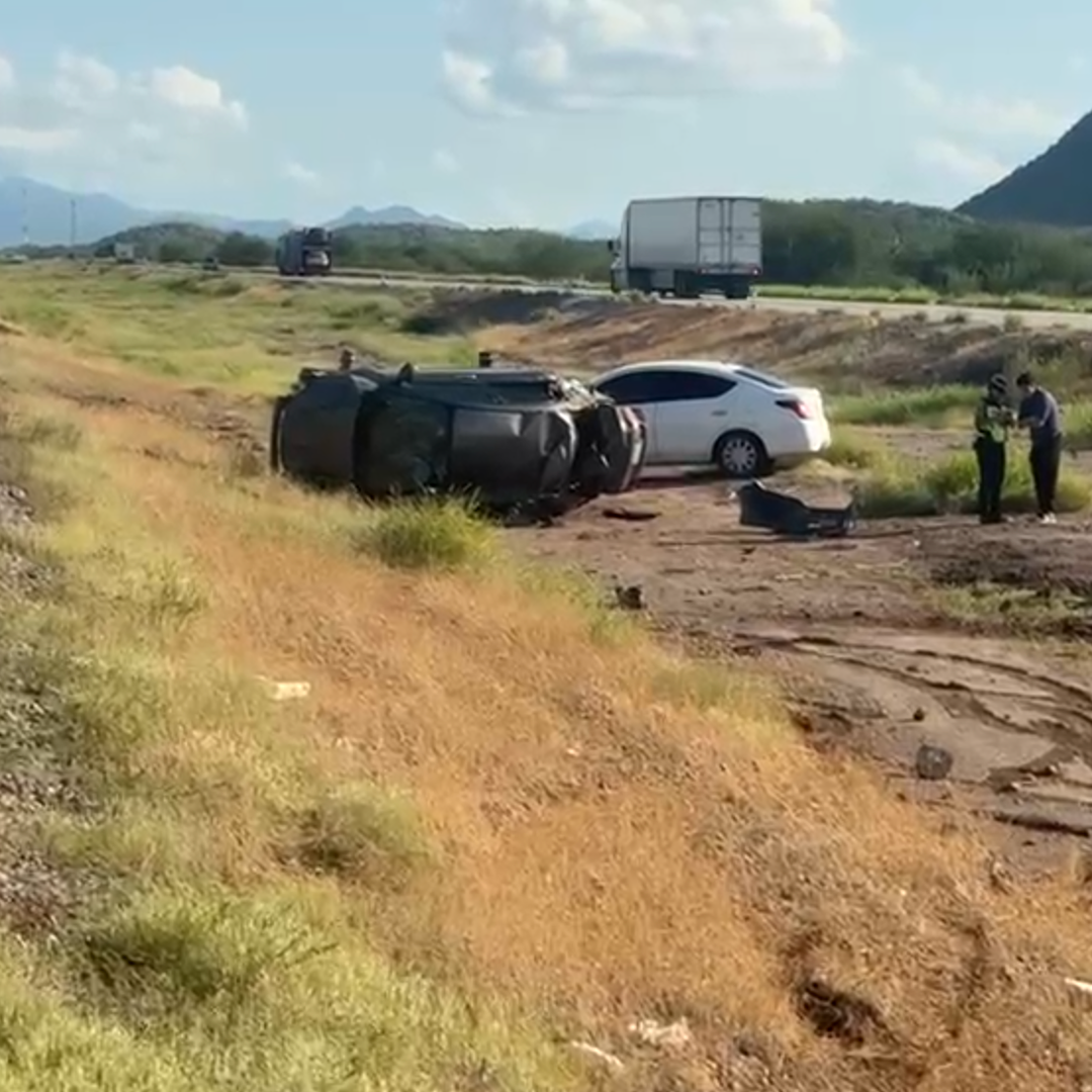 Volcamiento en la Carretera Hermosillo - Guaymas Deja Dos Lesionados