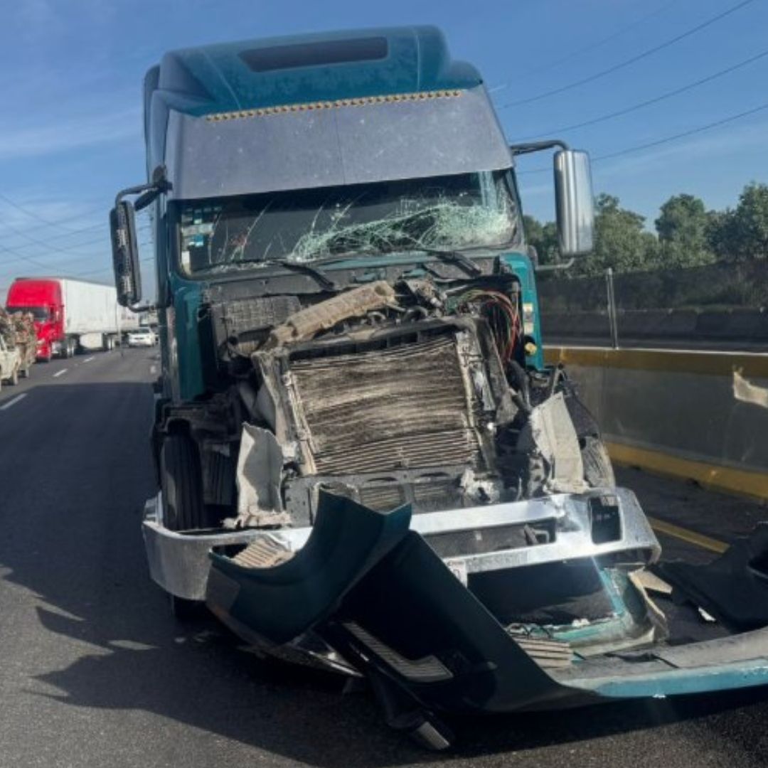 Cierre parcial por accidente en la autopista México-Puebla.