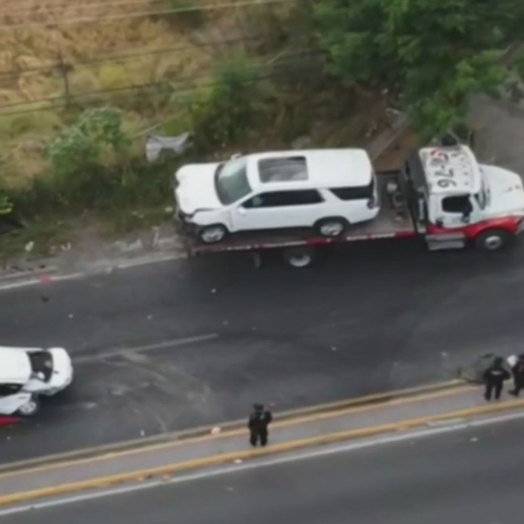 Retiran autos involucrados en choque en carretera a Laredo
