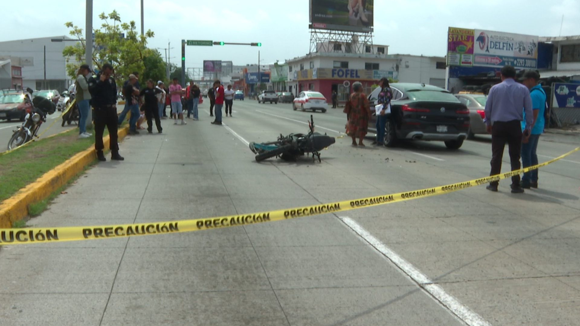 Motociclista muerto tras ser embestido por camioneta en Av. Rafael Cuervo en Veracruz