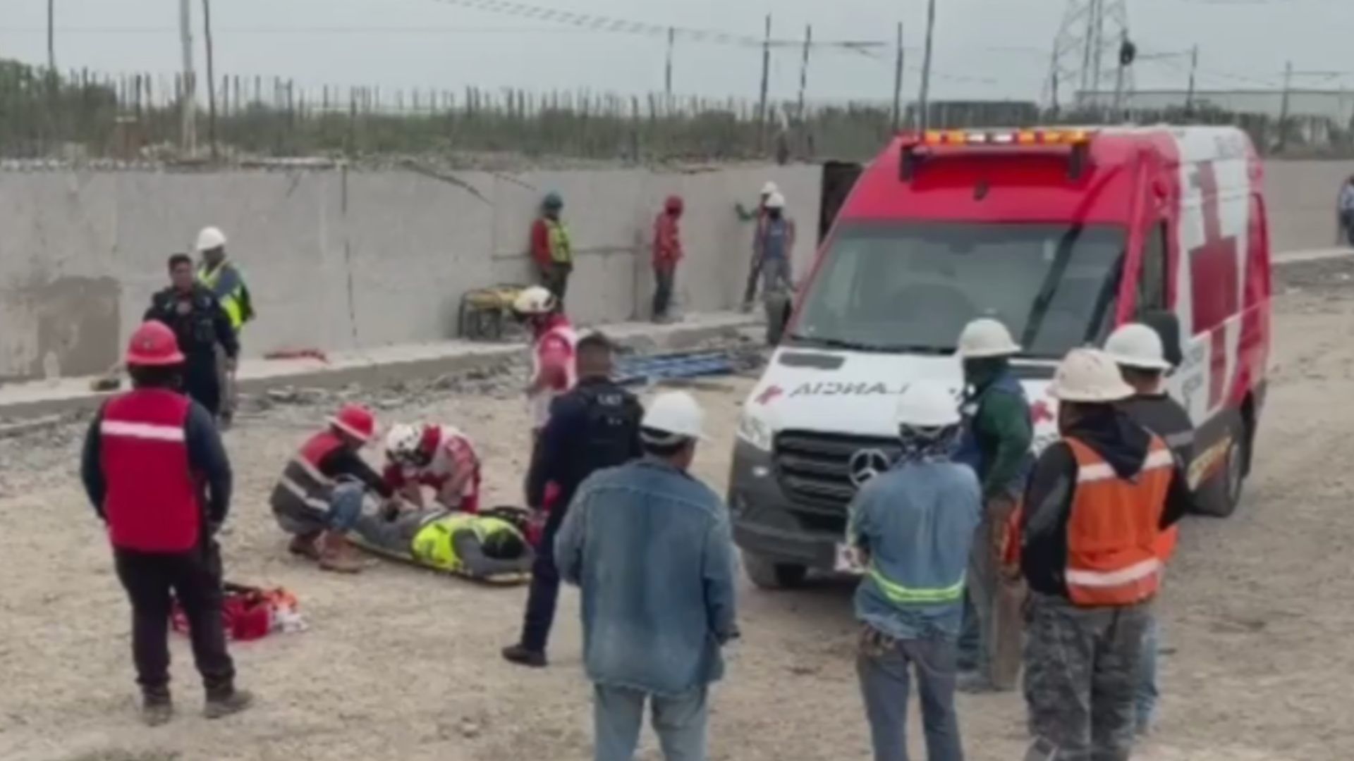 Trabajador herido en Línea 6 del Metro de Monterrey