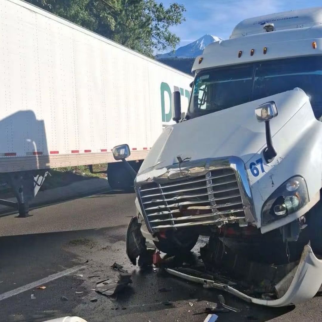 Choque por alcance en autopista Acatzingo - Cd. Mendoza.
