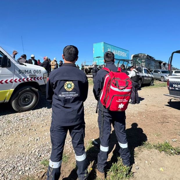 Choque entre tren y camioneta en el municipio de Esperanza, Puebla.