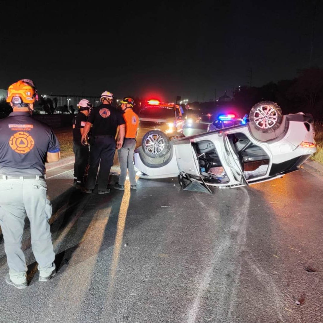 Seis personas resultan lesionadas tras choque y volcadura en Juárez