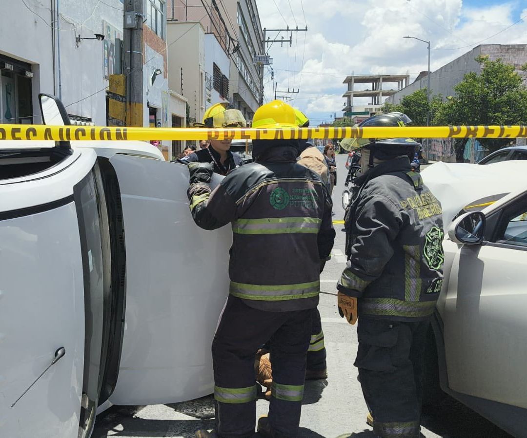 Tres heridos dejó un accidente en la ciudad de Puebla.