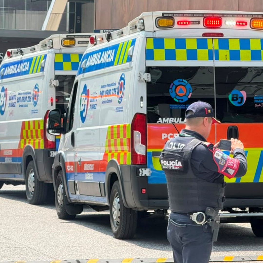Movilización de servicios de emergencia por persona lesionada en el WTC de CDMX. Foto: N+