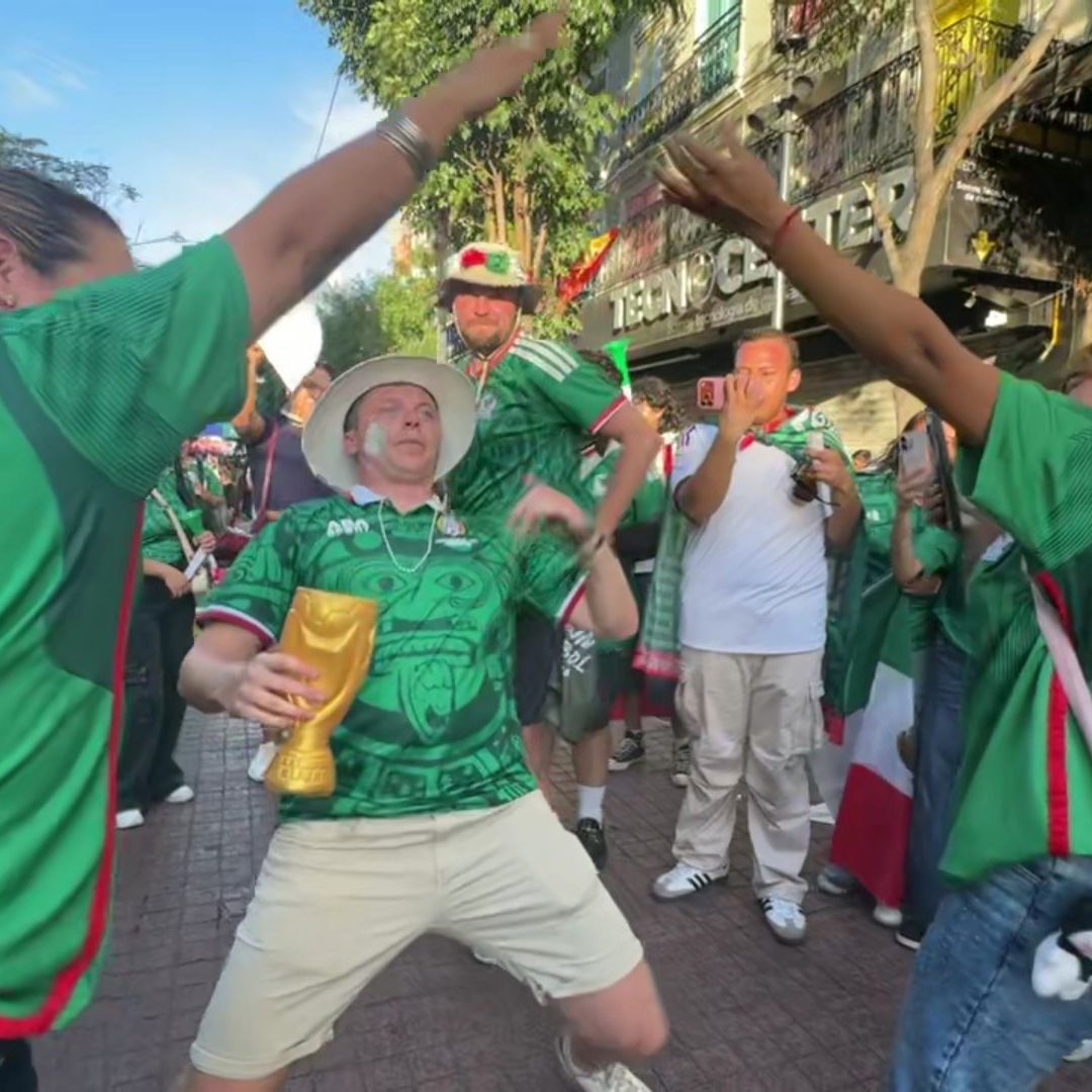 Gente festejando