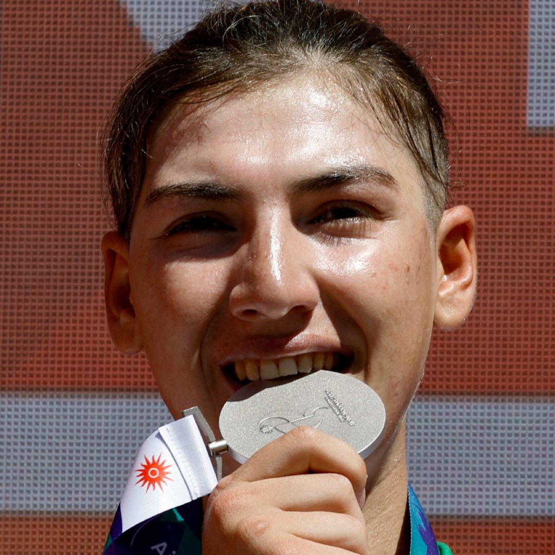 Fariba Hashimi ganó la plata en la prueba de ruta de ciclismo en los Juegos Asiáticos