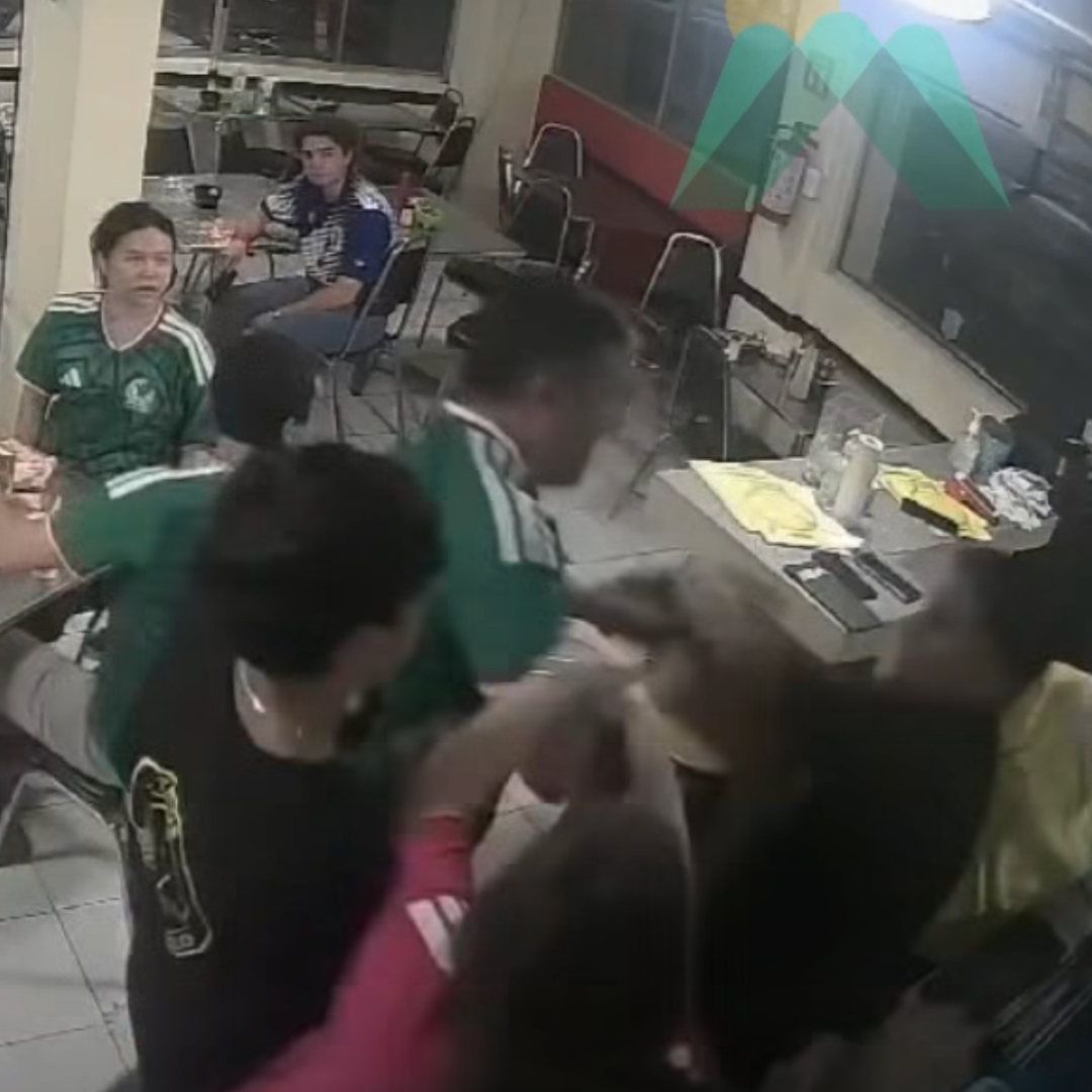 Alcalde Gerardo de la Maza agrede a mesero en San Pedro