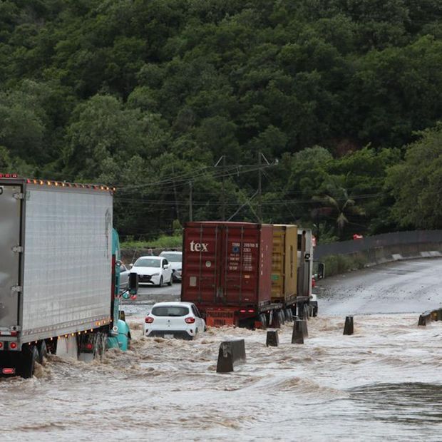 Afectaciones del huracán Simon en Colima. Foto: Cuartoscuro | Archivo