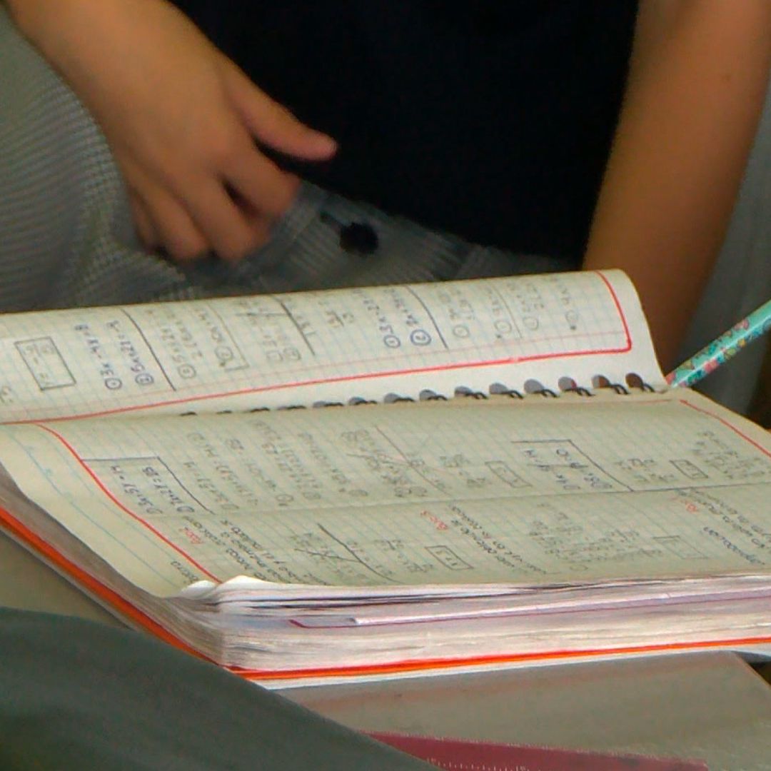 Cuaderno de alumna en escuela de Jalisco