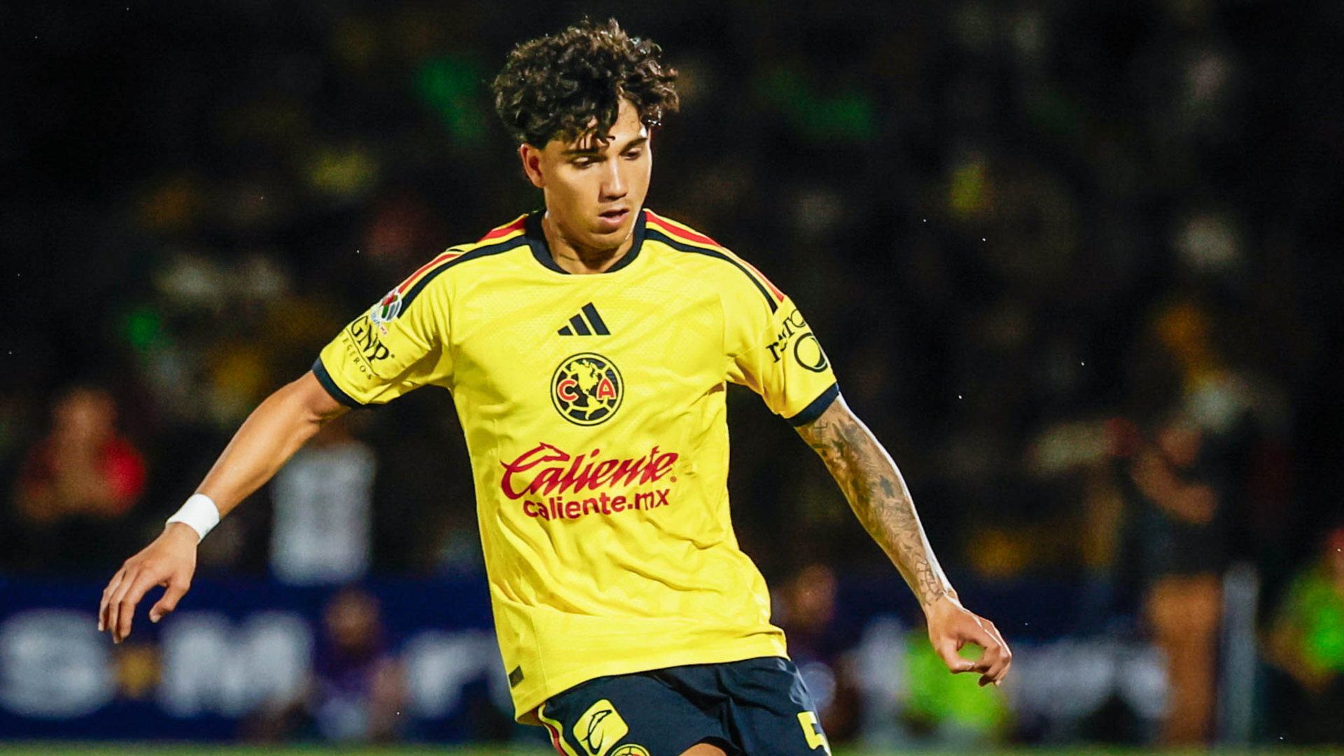 Kevin Álvarez, jugador del América durante un partido.