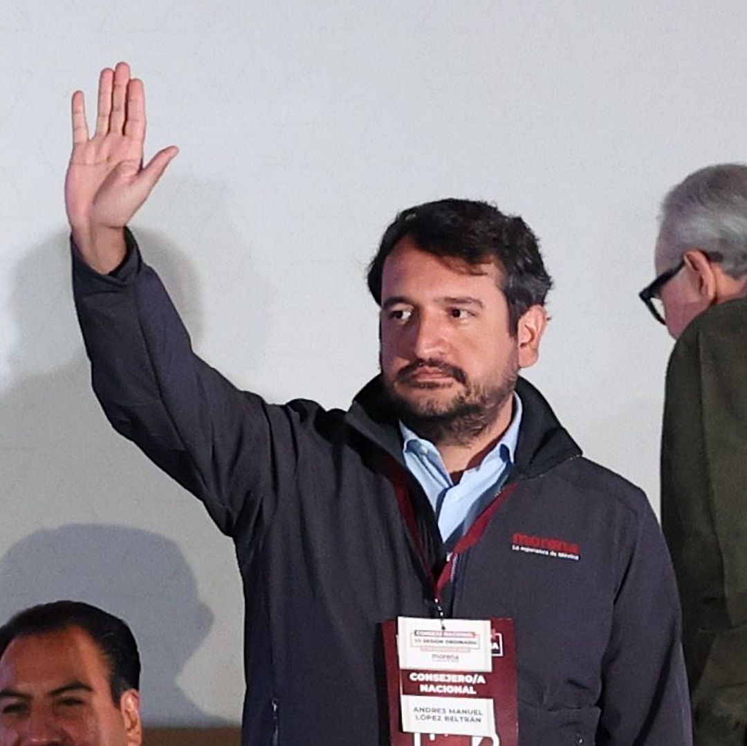 Andrés Manuel López Beltrán durante la inauguración de la Séptima Sesión Ordinaria de Morena el 7 de marzo de 2026.