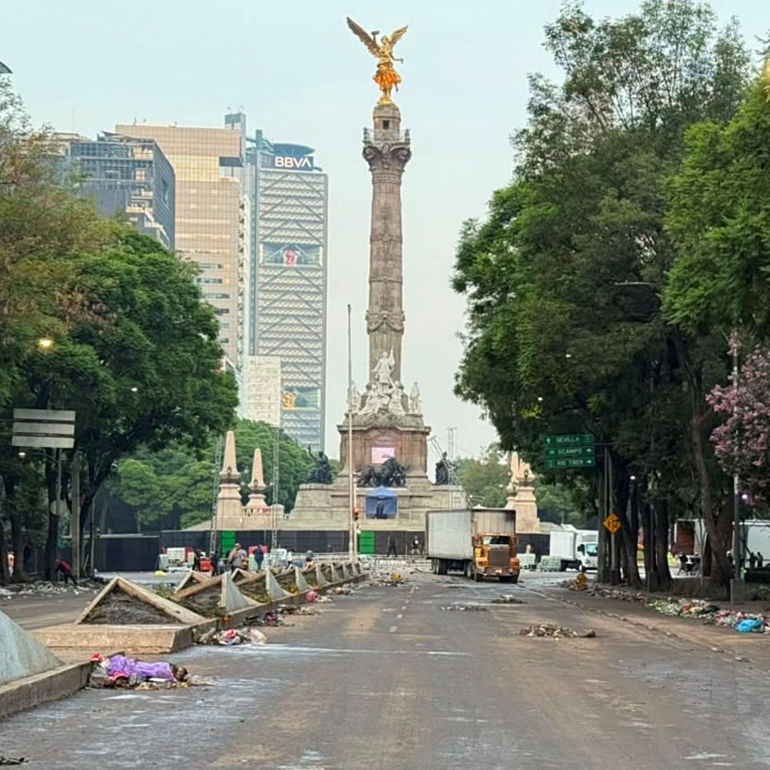 Ángel de la Independencia luego de festejos por triunfo de la Selección Mexicana. Foto: N+
