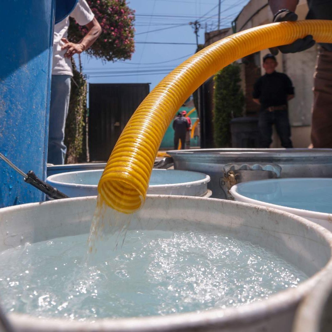 Distribución de agua potable a través de pipas en Valle de México en marzo 2024. Foto: Cuartoscuro | Archivo