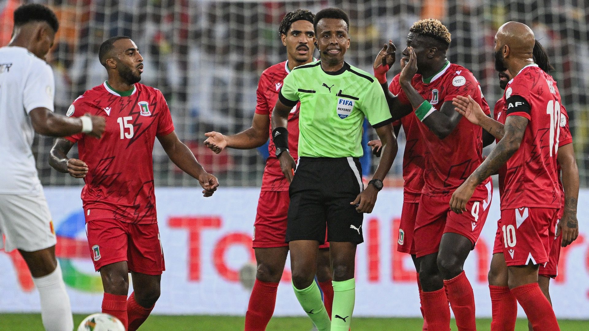 Omar Abdulkadir Artan durante un partido
