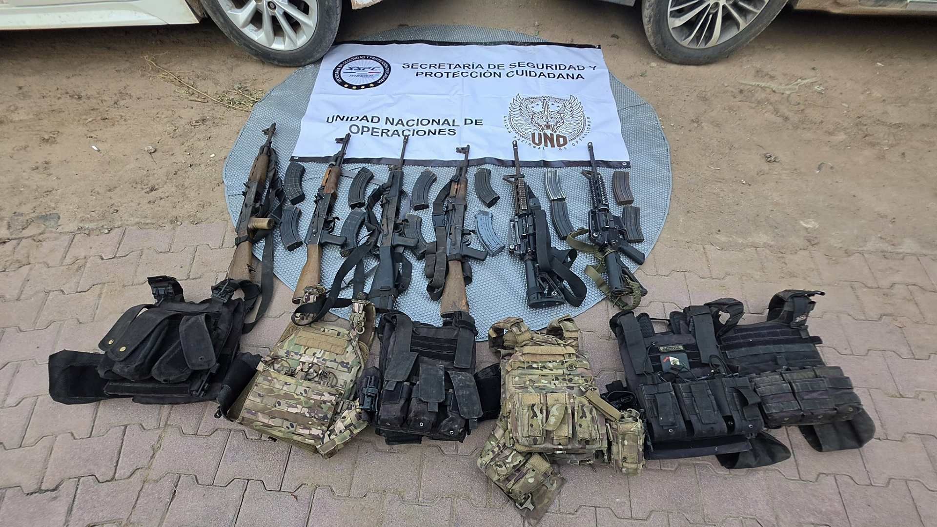 Detienen a 8 y Decomisan Armas y Cientos de Pastillas de Fentanilo en Operativos en Sinaloa | N+