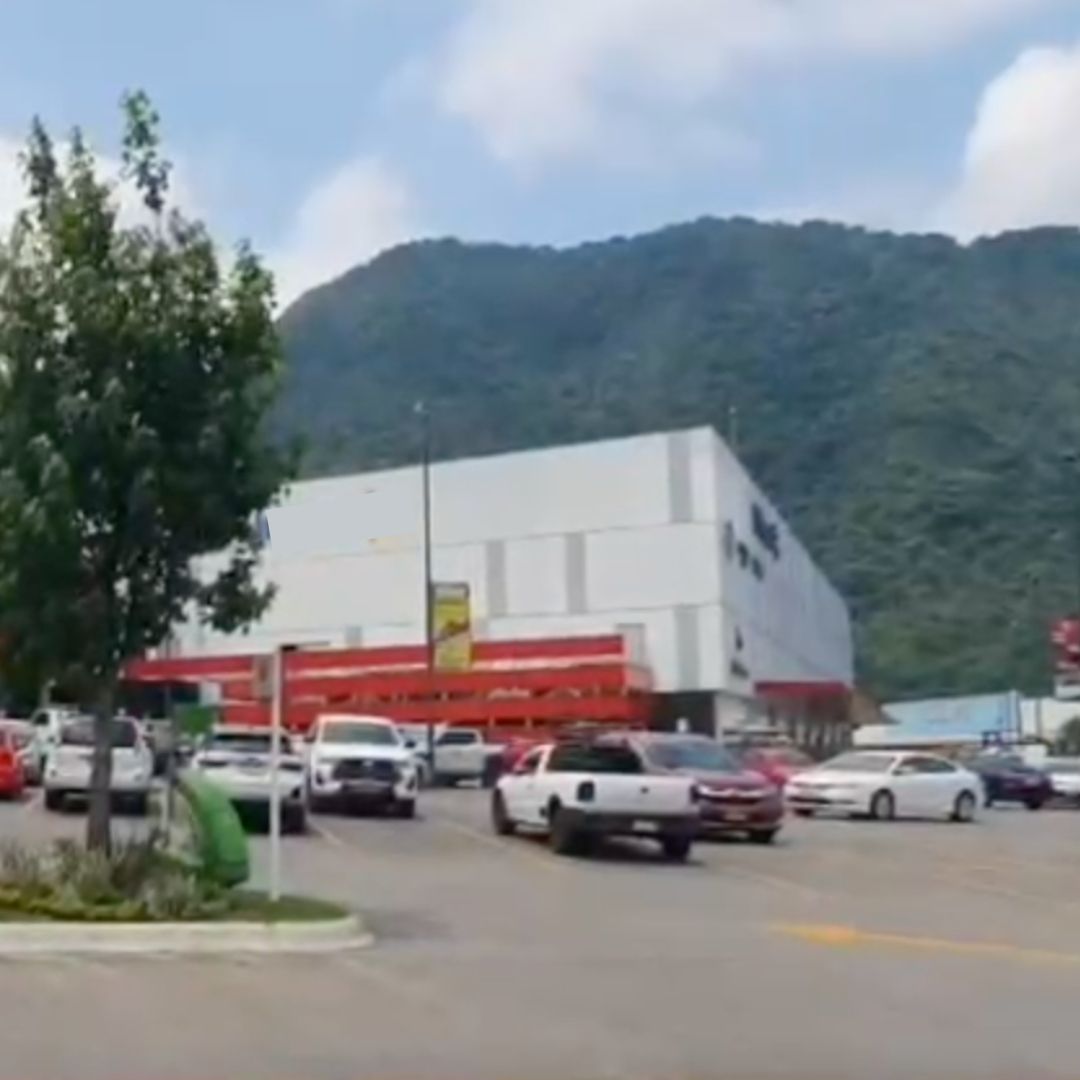 Sujetos Asaltan Sucursal Bancaria en Orizaba; Autoridades Montan Operativo de Búsqueda