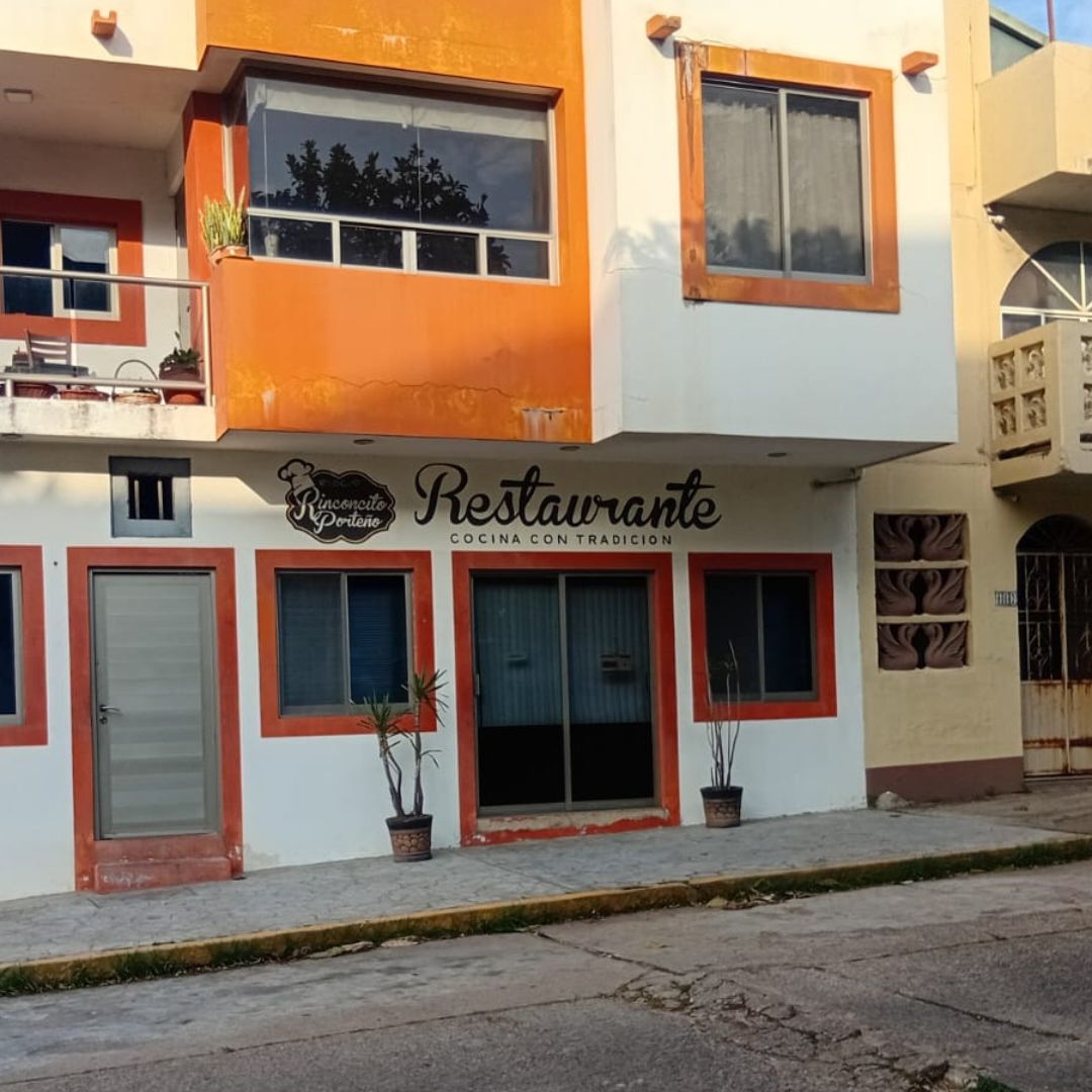 Comensales fueron víctimas de un asalto al interior de un restaurante en Coatzacoalcos. Foto: Cristina Juárez del Sue