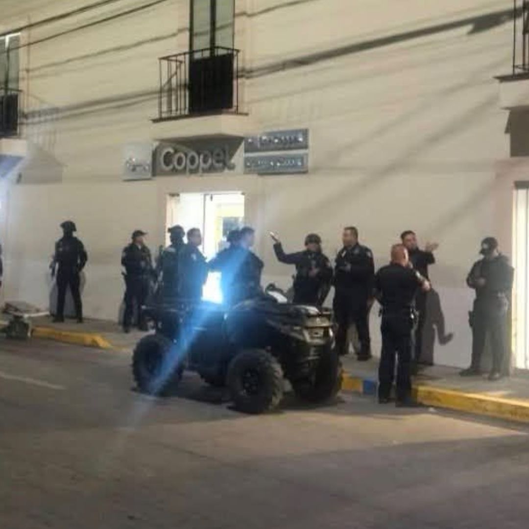Asalto y disparos en tienda departamental en San Pedro Cholula.