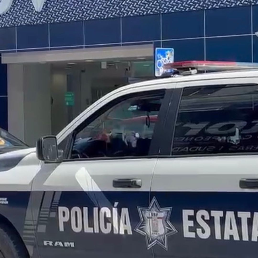 Robo a cuentahabiente en BBVA Puebla.