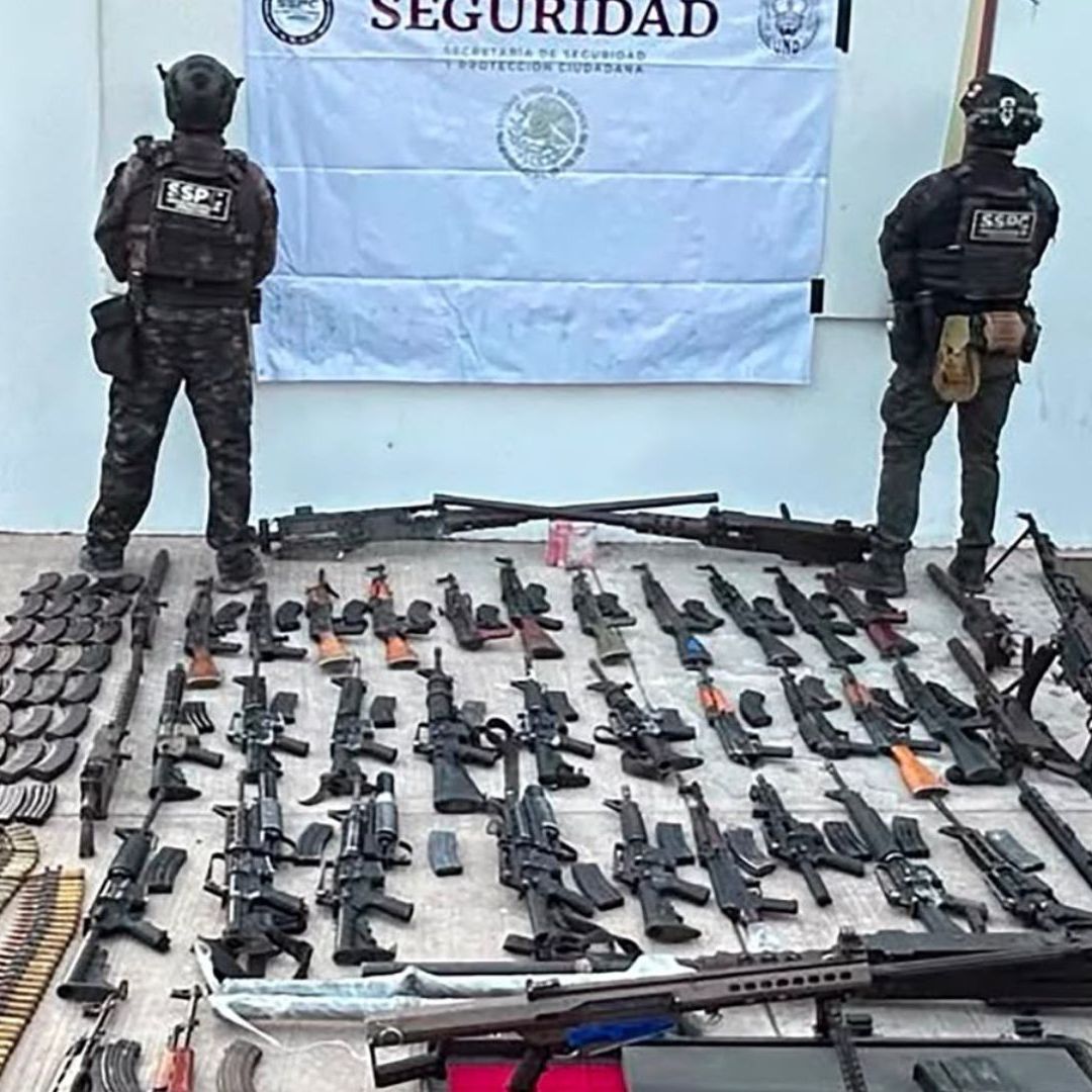 Decomisan armas de alto poder y camioneta en Badiraguato, Sinaloa