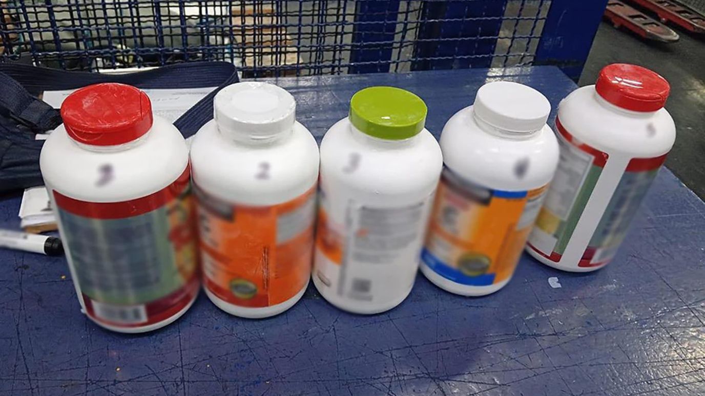 Aseguran en AICM Más de 8 Mil Pastillas de Falsos Suplementos que Contenían Hidrocodona | N+