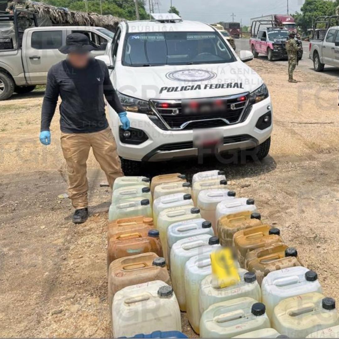 FGR Asegura Más de Mil 800 Litros de Hidrocarburo Durante Dos Cateos en el Estado de Veracruz