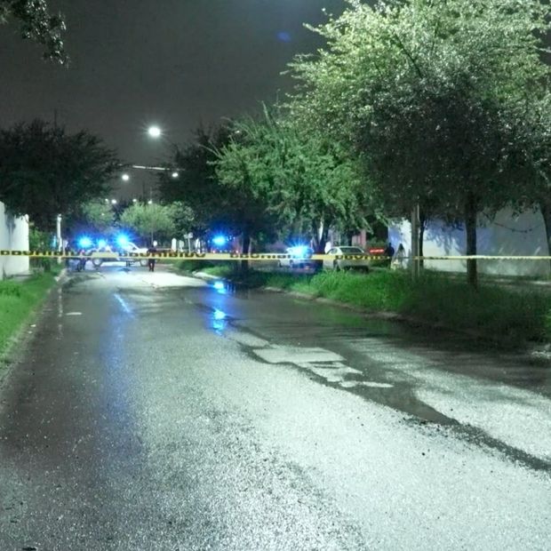 Citan a dos hombres y los reciben a balazos en Apodaca