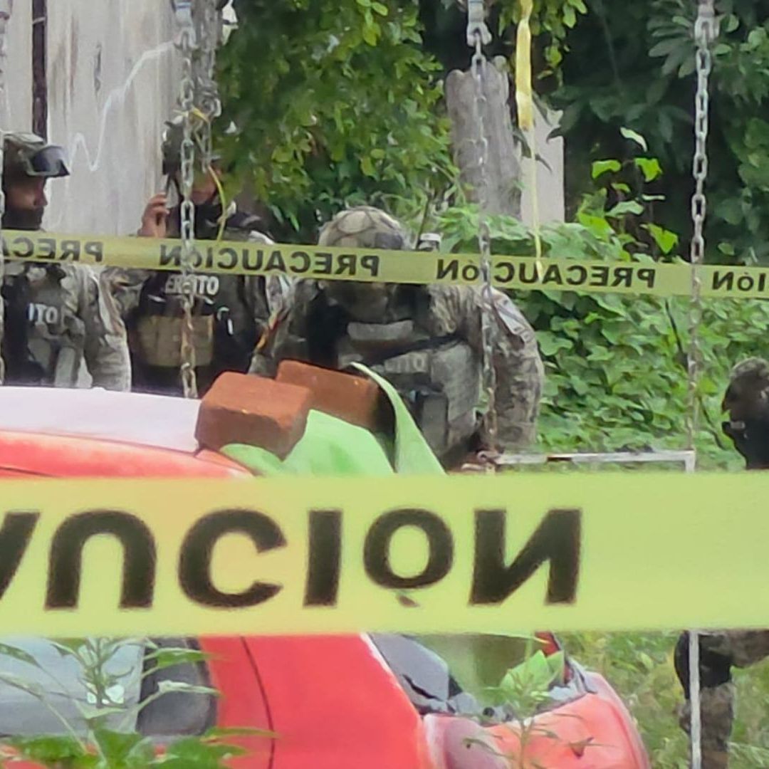 Un joven mecánico fue atacado a balazos en su casa en Culiacán mientras estaba con su familia