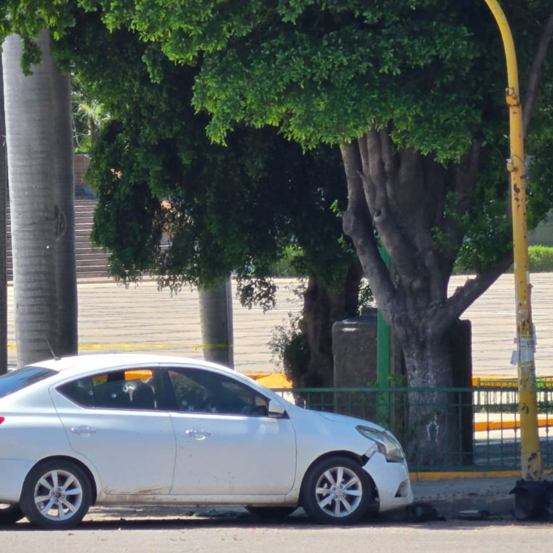 Ejecutan a Dos Hombres Frente al Palacio de Gobierno en Culiacán, Sinaloa
