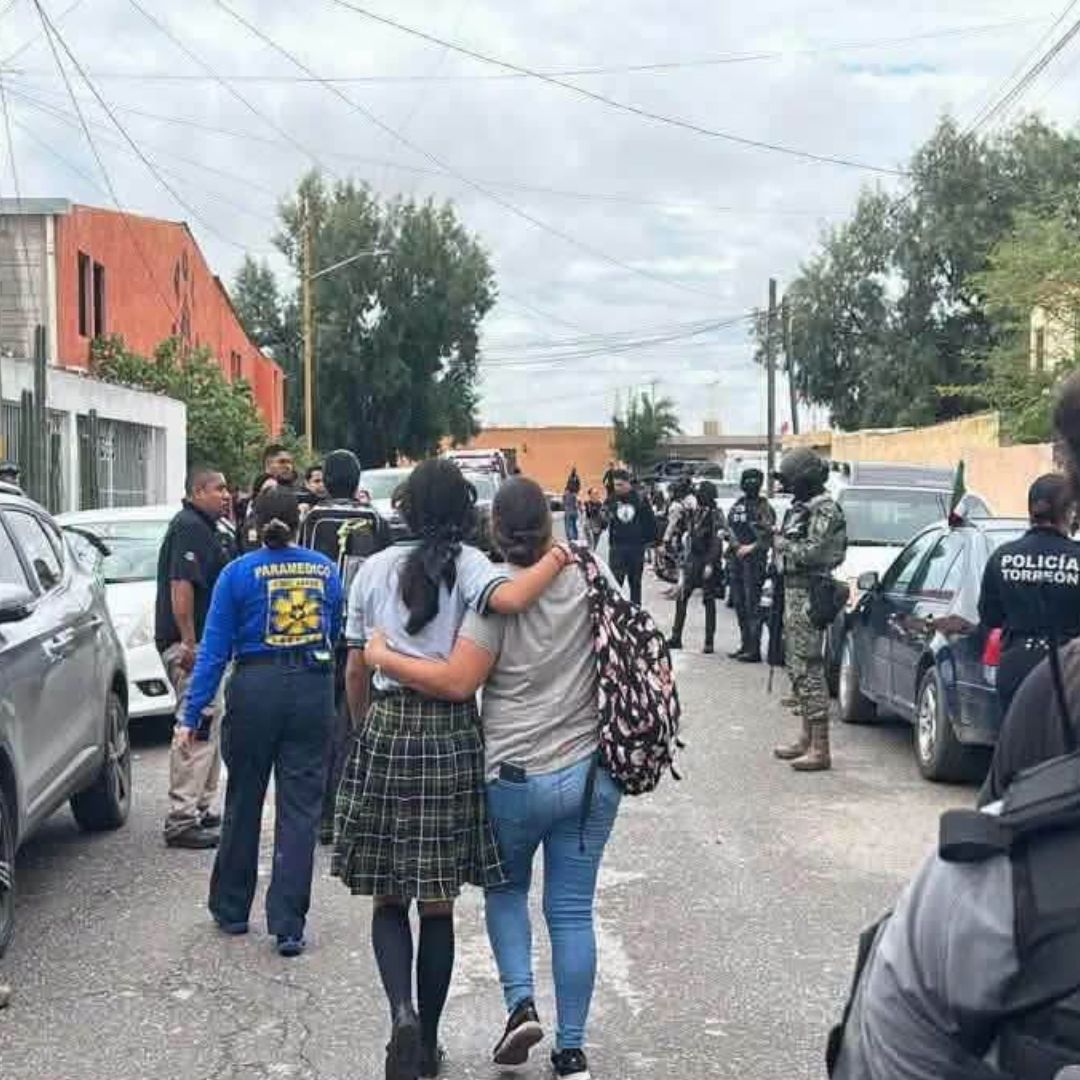 Servicios de emergencia tras el ataque en Secundaria de Torreón, Coahuila