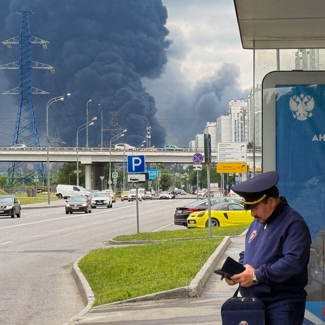 Ataque de Ucrania contra refinería en Moscú