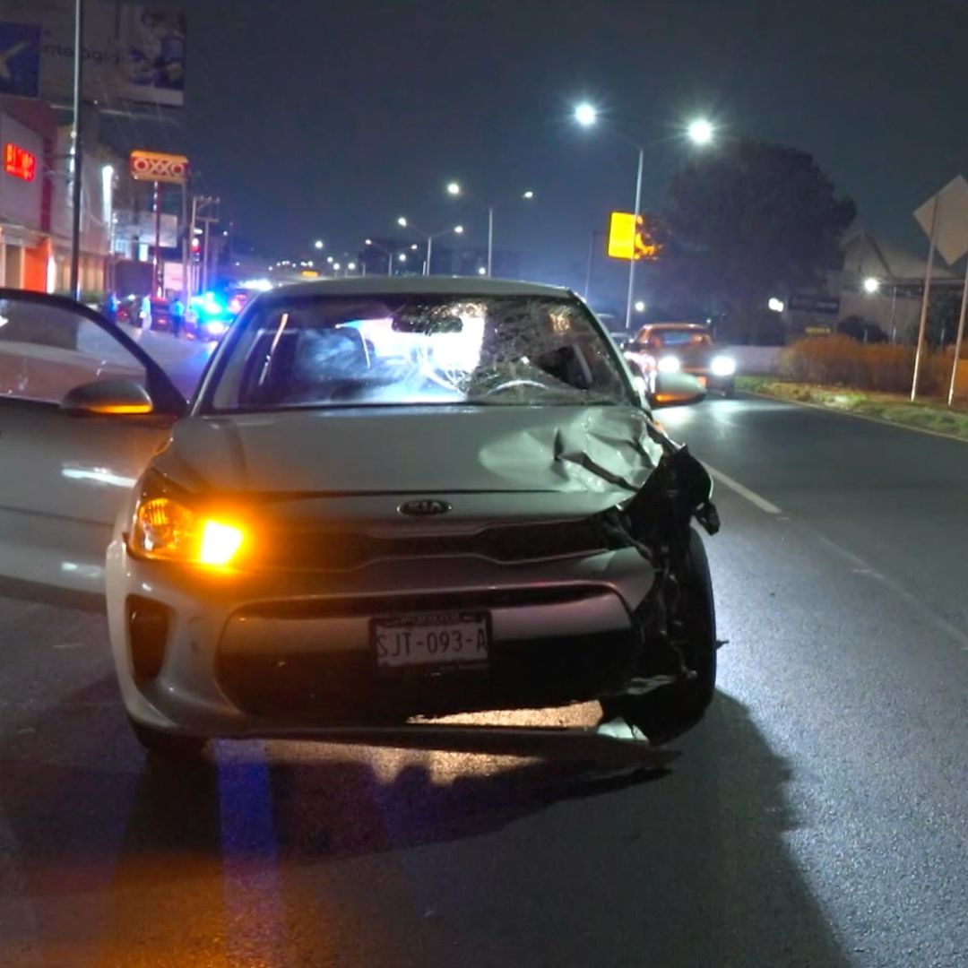 Auto dañado después de atropellar a hombre en la Carretera Nacional