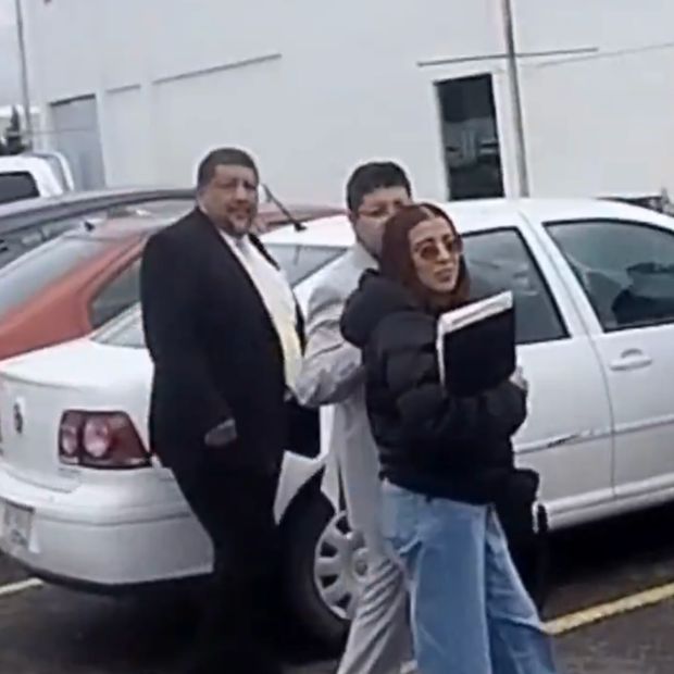 Hermana de María Fernanda busca justicia en primera audiencia en Puebla.