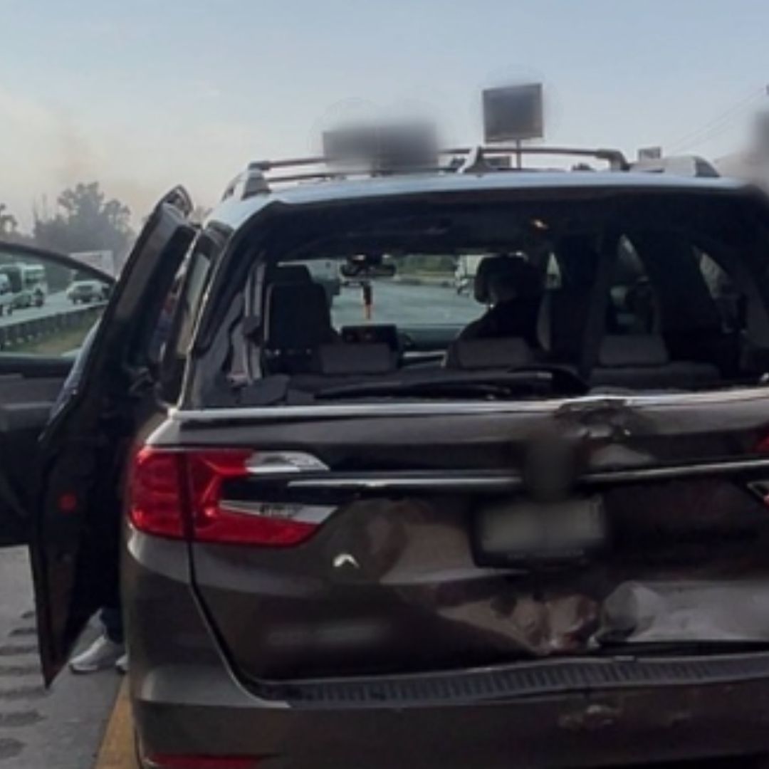 Un guardia nacional vigila un accidente en la México-Querétaro