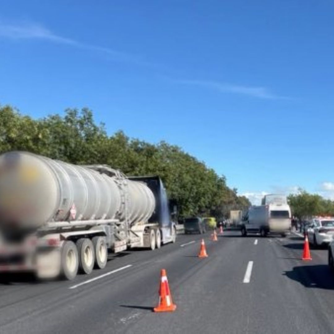 Accidente vial en la México-Querétaro a la altura de la localidad de Encinillas, en el Edomex